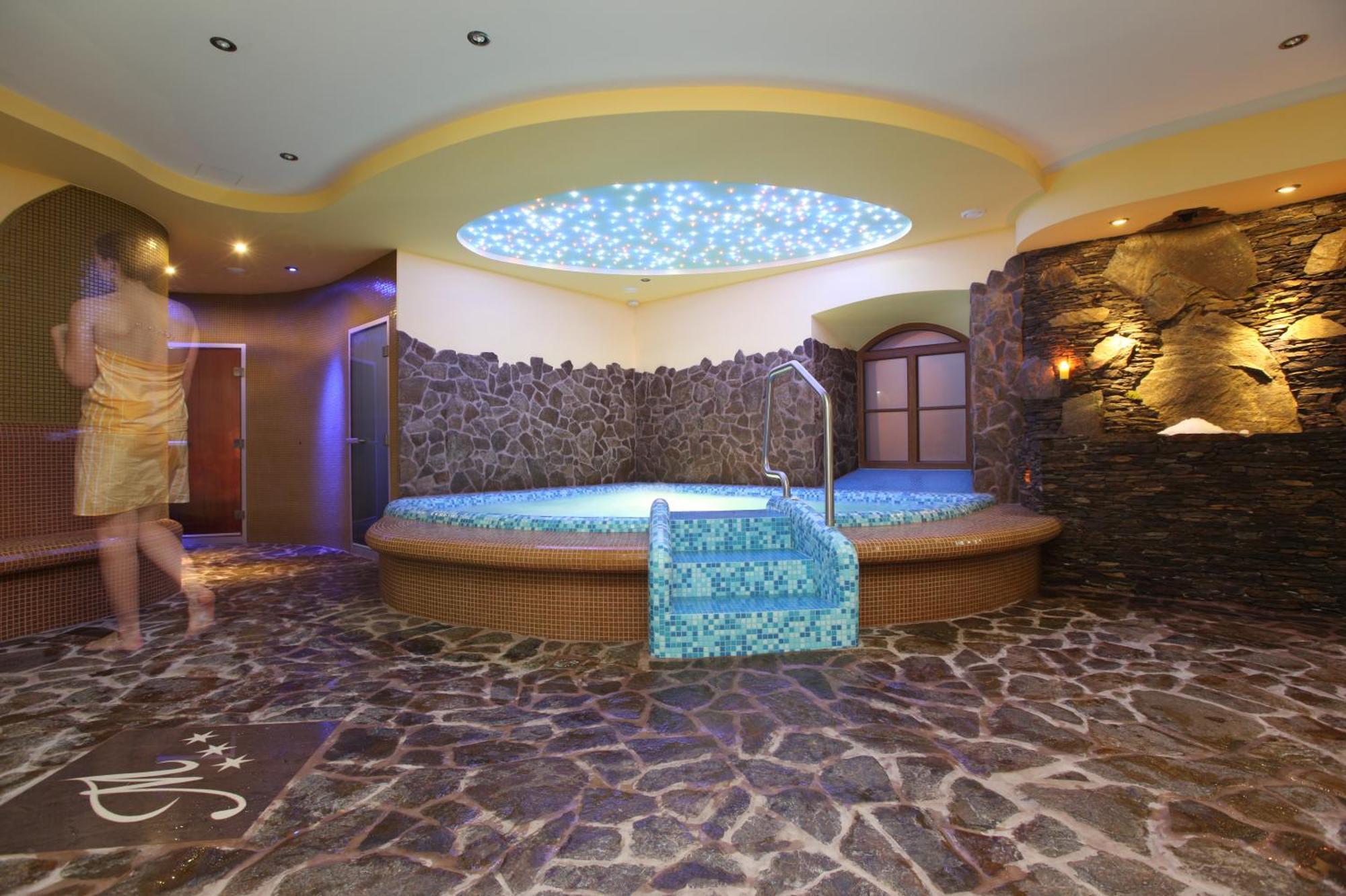 Hotel Majolika Modra Luaran gambar