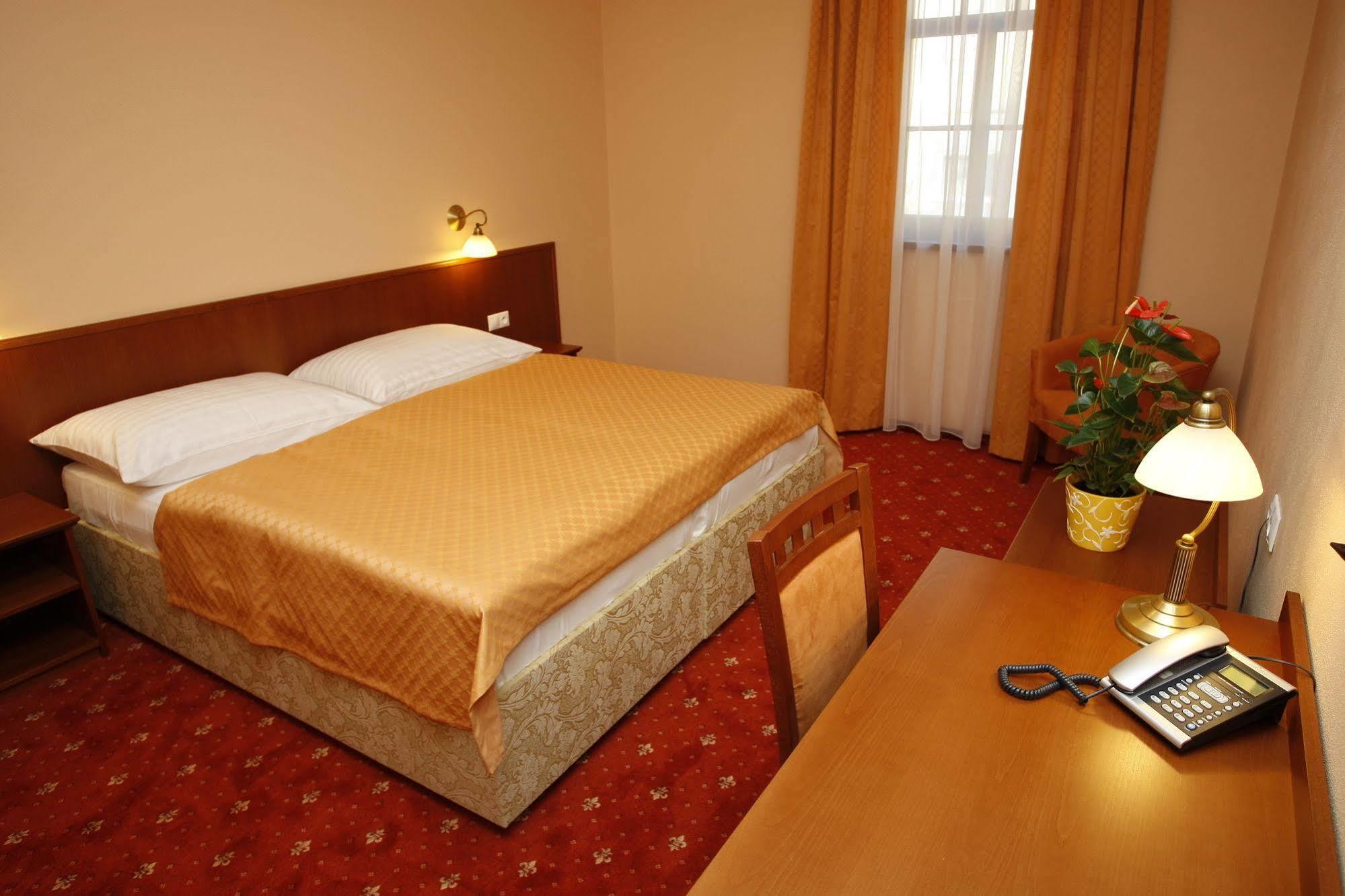 Hotel Majolika Modra Luaran gambar